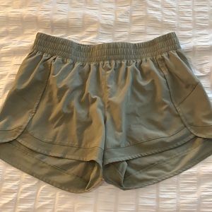 NWOT army green GAIAM adult large athletic shorts